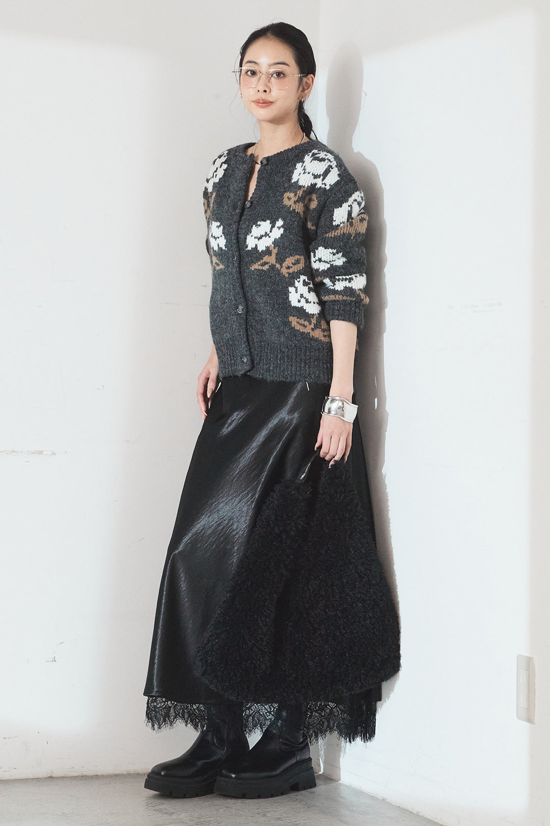 [SET]花柄ジャガードニットカーディガン+裾レースデザインサテンスカート(2set)