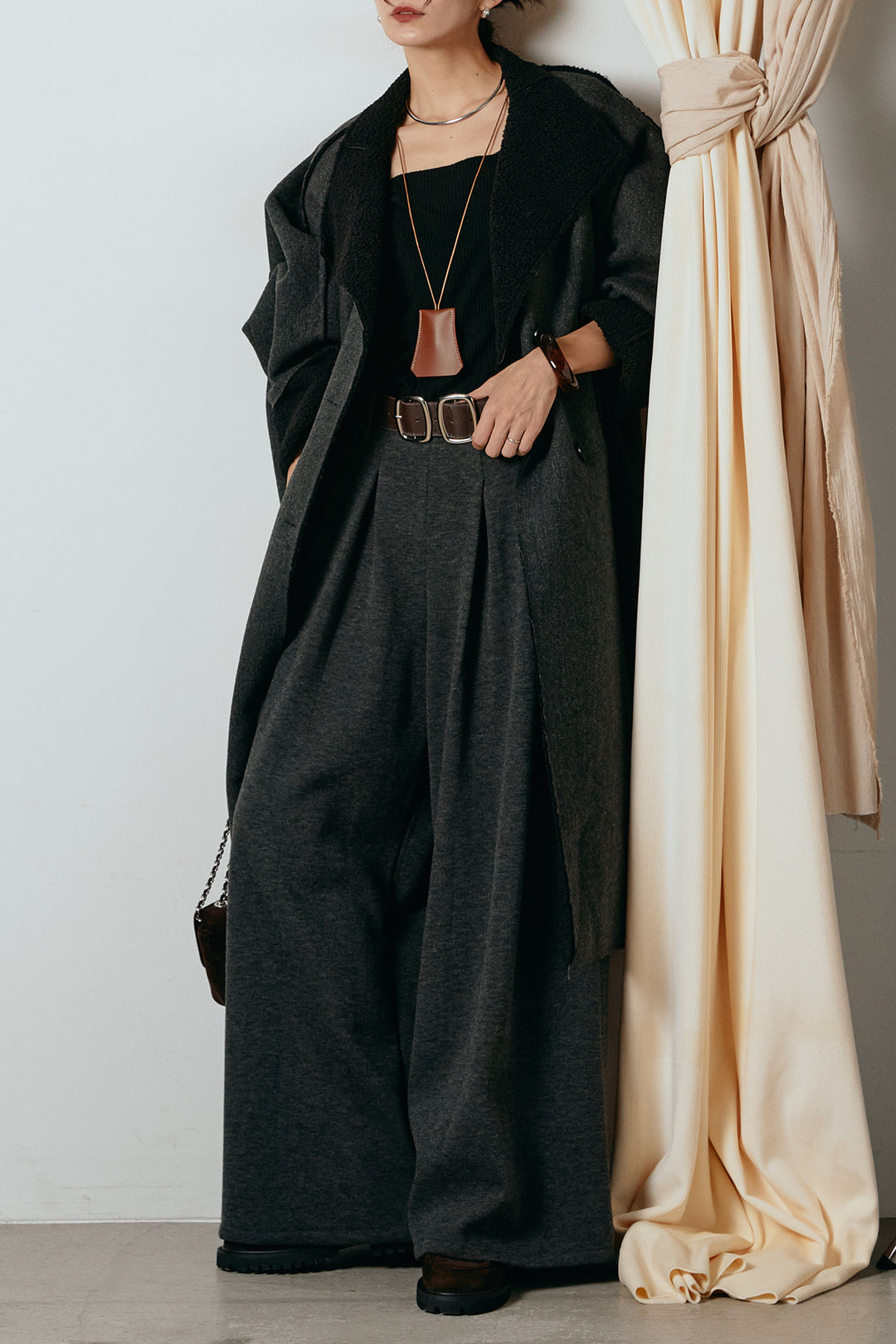 [SET]裏地ボアハイネックロングアウター+フェイクレザー太ベルト付きタックワイドパンツ(2set)