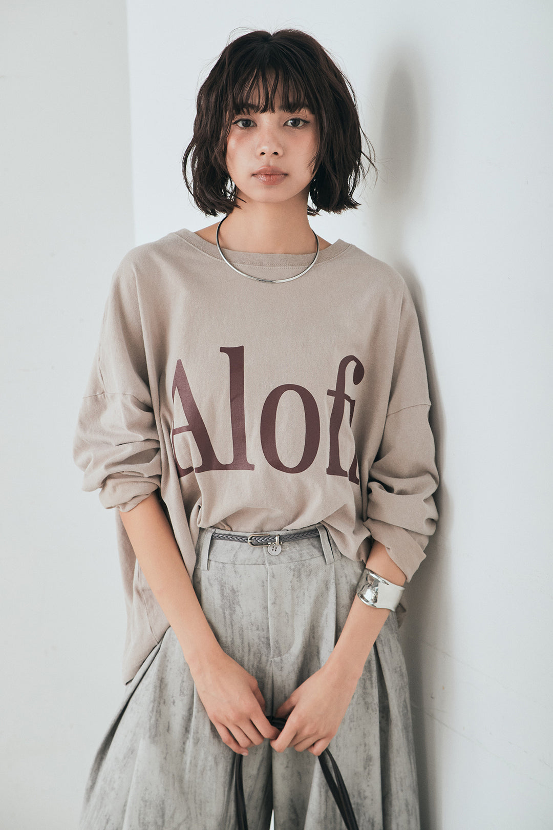 [SET]裾センタードロストロゴプリントワイドTシャツ+紐ベルト付きかすれ柄ワイドスラックス(2set)