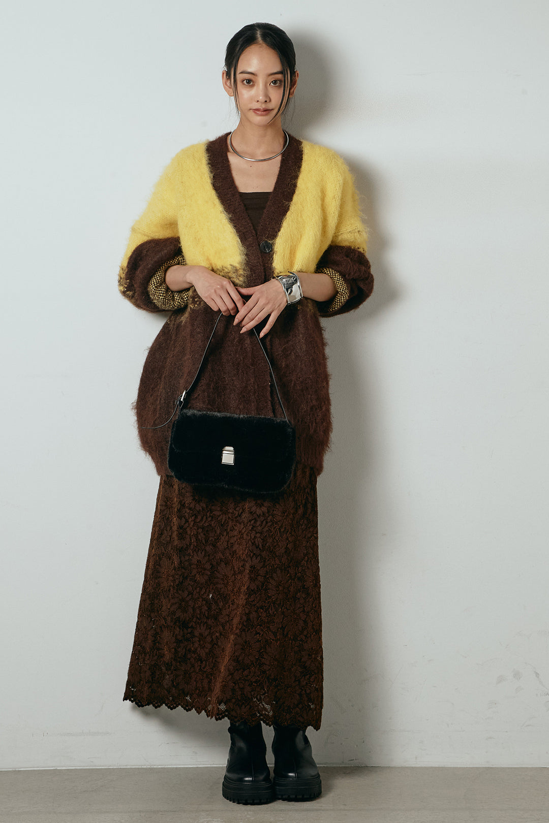 [SET]起毛グラデーションニットカーディガン+花柄刺繍ベロアフレアスカート(2set)