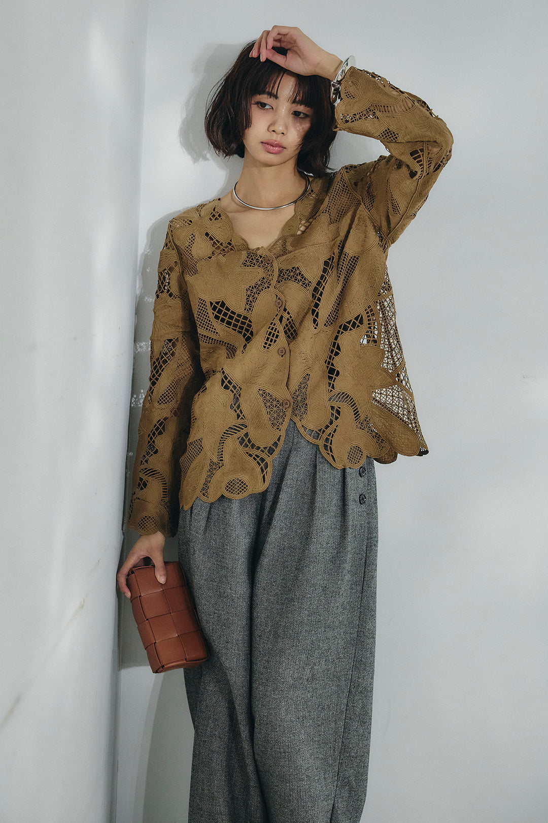 [SET]フラワー刺繍レースブラウス+サイドボタンツイードタックパンツ(2set)