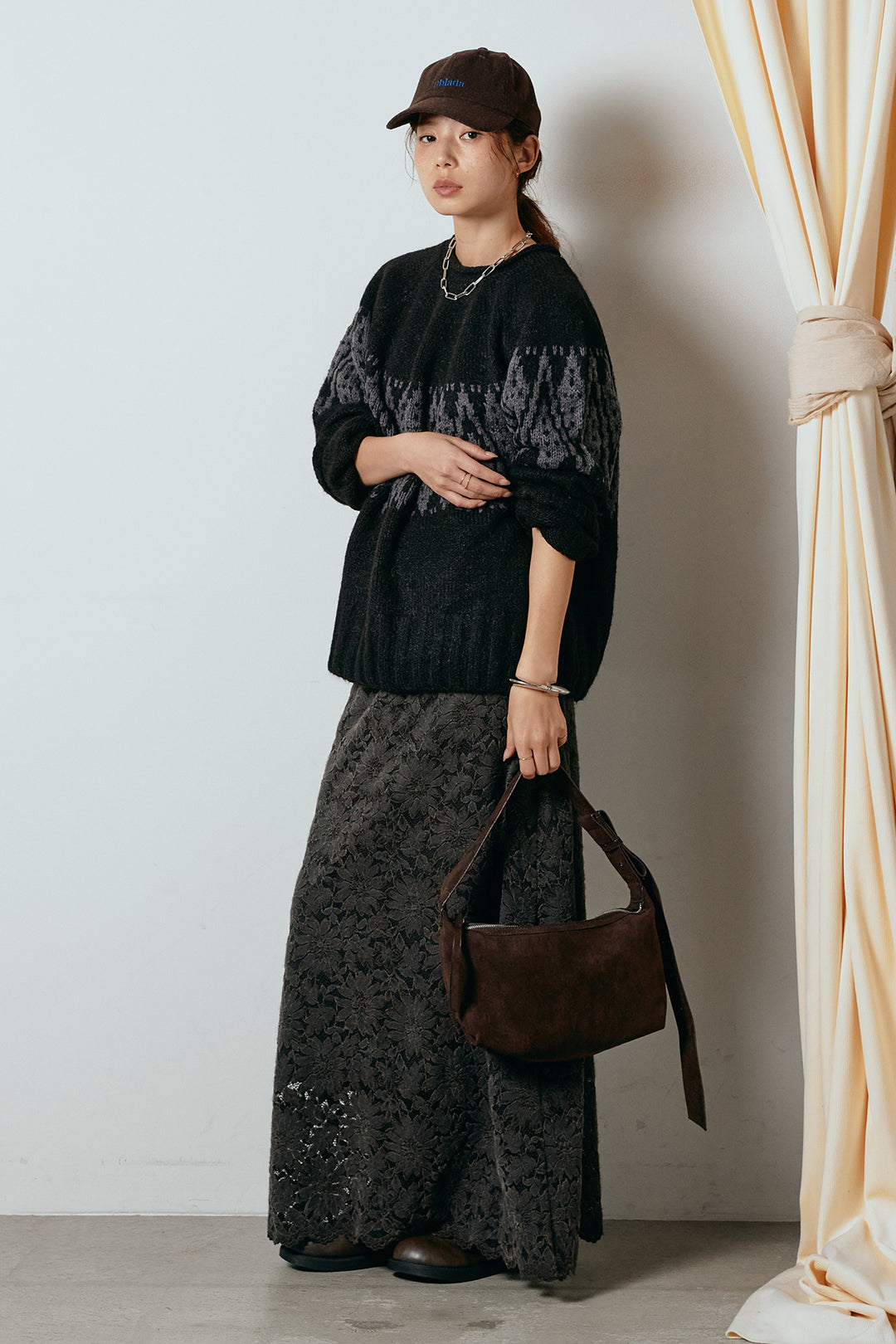 [SET]モノトーン柄ニットトップス+花柄刺繍ベロアフレアスカート(2set)