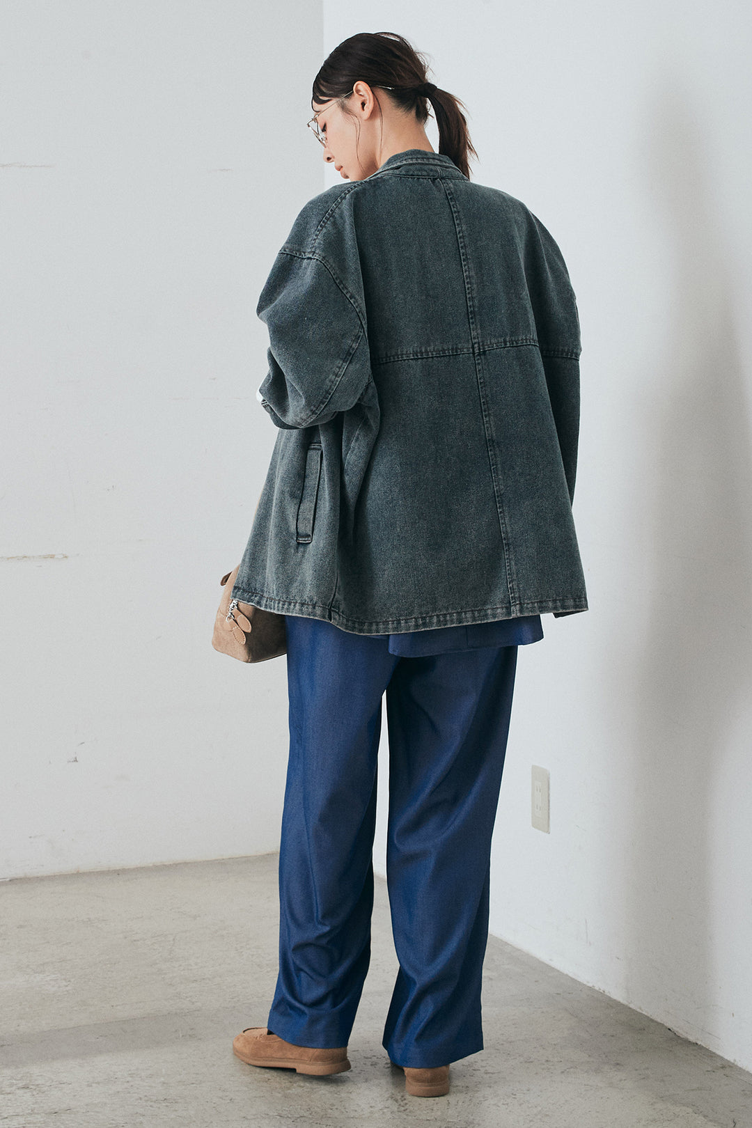 [SET]オーバーデニムジャケット+デニムライクツイルタックパンツ+デニムライクツイルティアードキャミソール(3set)