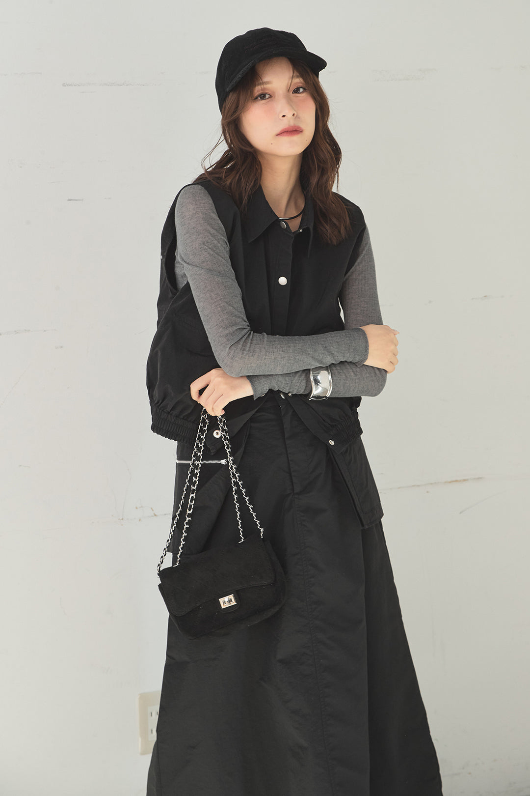 [SET]襟付きナイロンベスト+サイドデザインナイロンスカート+リブシアークルーネック長袖トップス(3set)