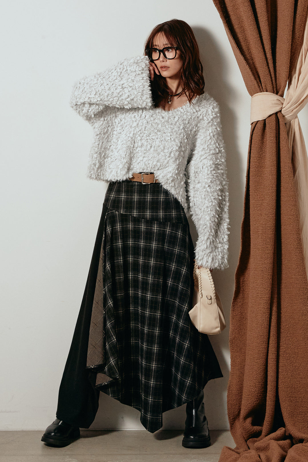 [SET]深Vネックチョウチョヤーンニットトップス+フェイクレザーベルト付き切り替えタータンチェックスカート(2set)