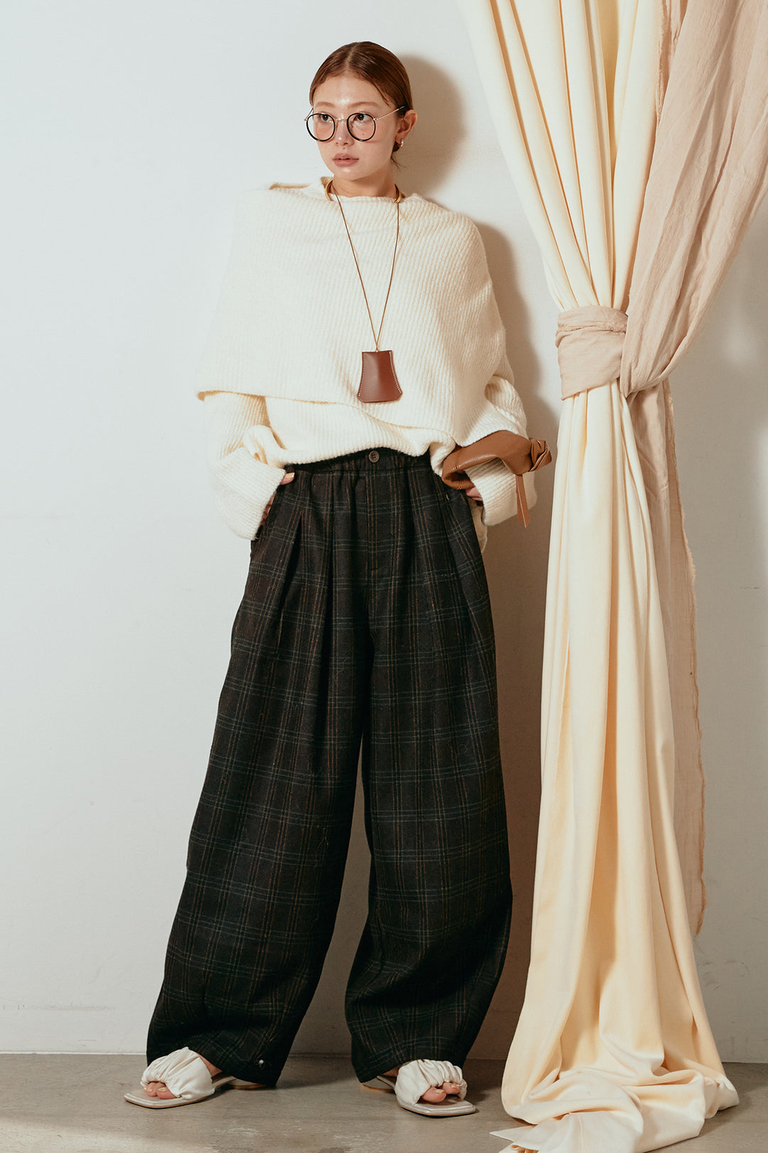 [SET]ケープデザインリブニットトップス+タータンチェック柄タックパンツ(2set)