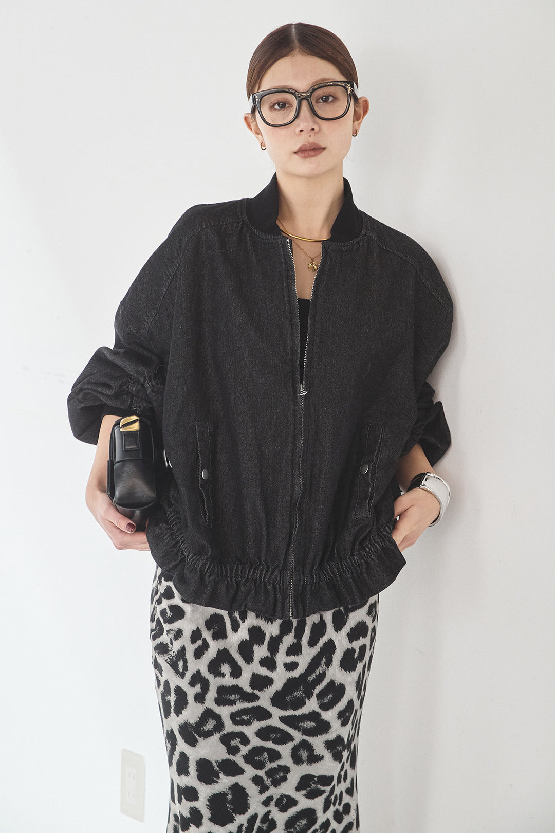 [SET]袖シャーリング裾フリルデニムブルゾン+レオパードサテンナロースカート(2set)