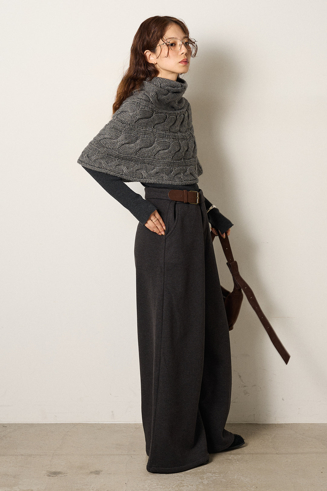 [SET]ケーブル編みケープレイヤードニット+サイドベルトパンツ(2set)