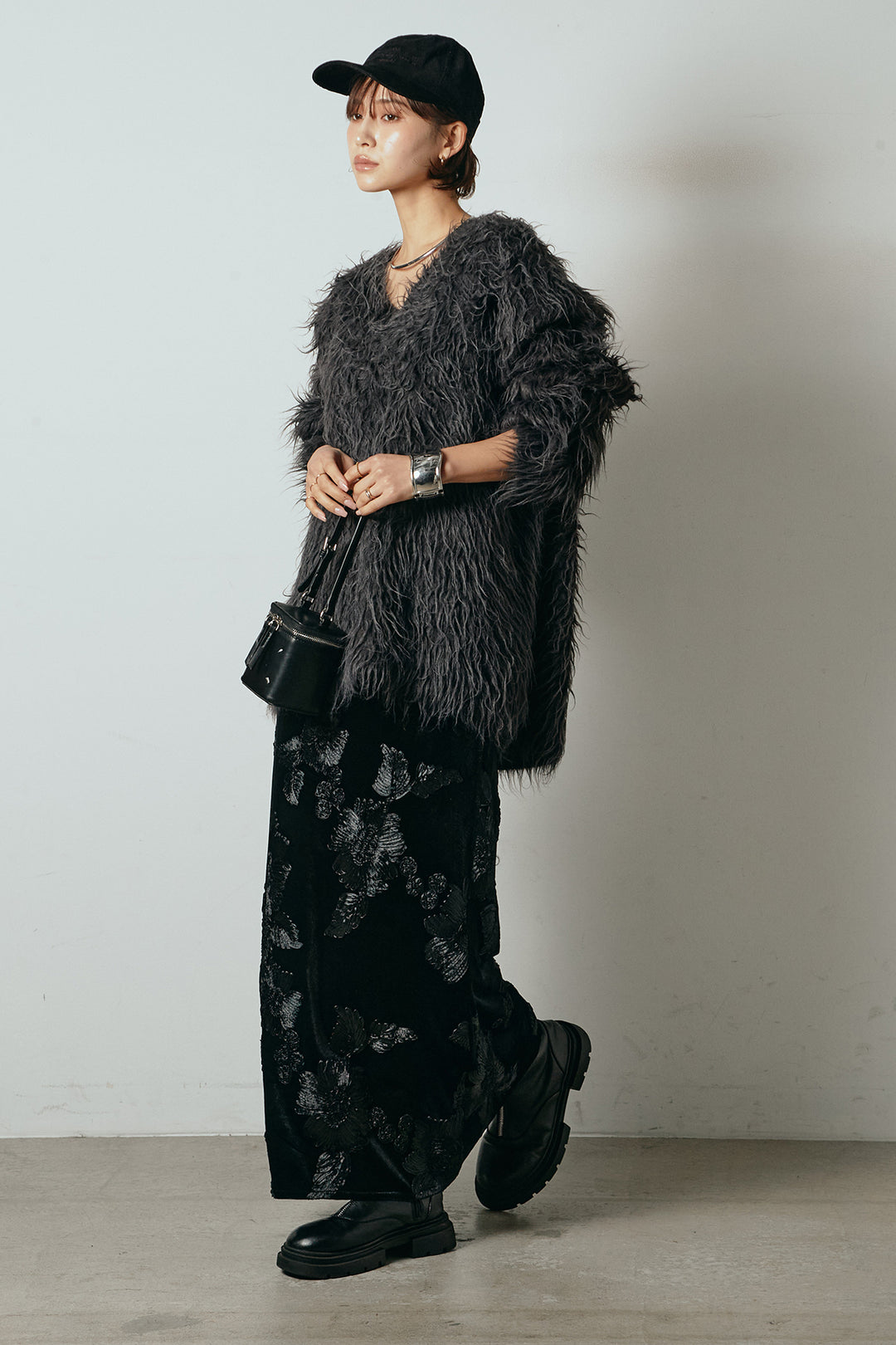 [SET]深Vネックシャギーニットトップス+フラワー刺繍ワイドスカート(2set)