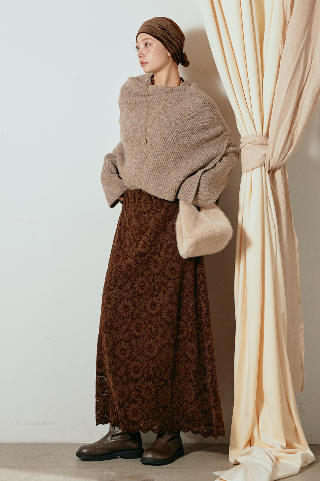 [SET]ケープデザインリブニットトップス+花柄刺繍ベロアフレアスカート(2set)