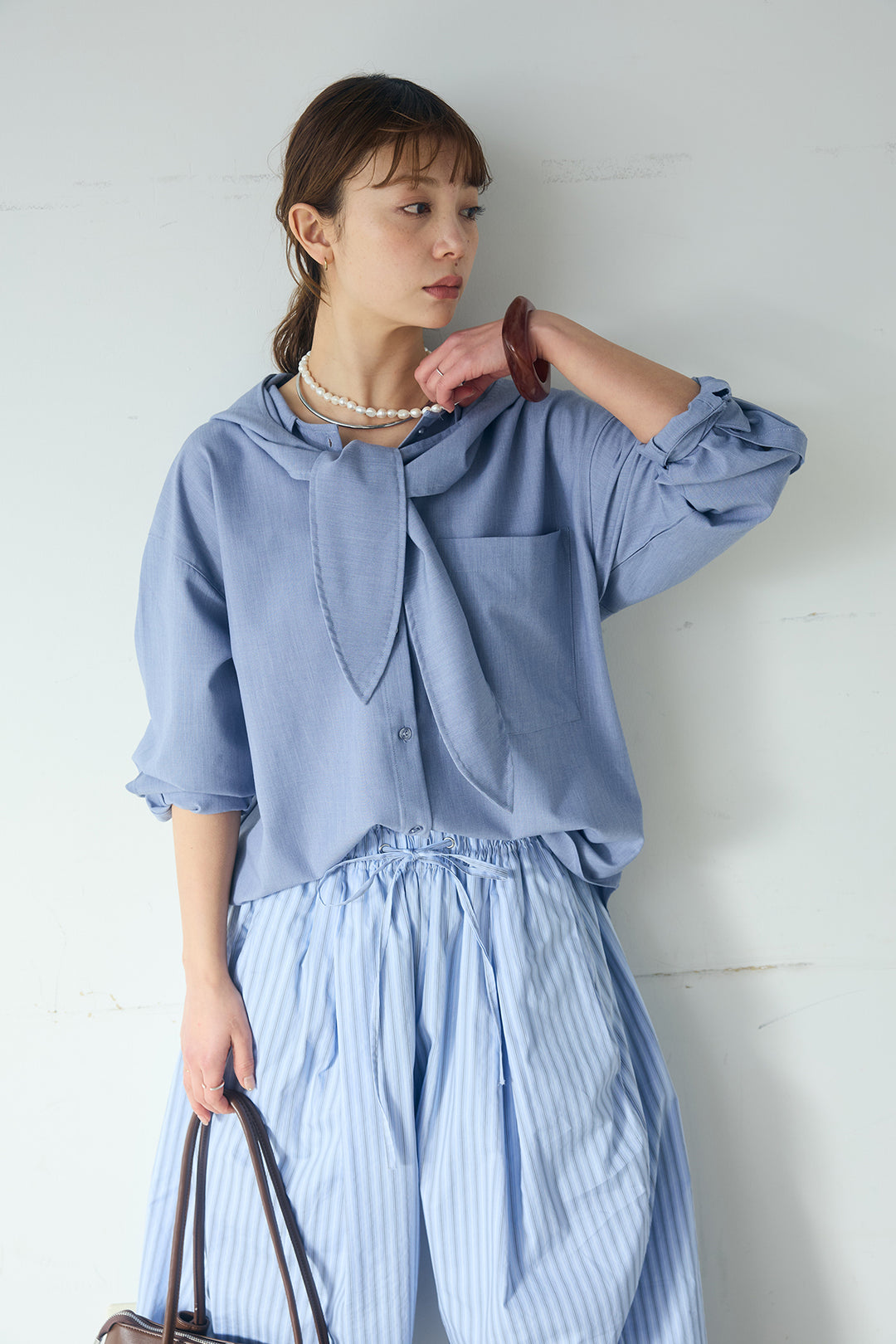 [SET]無地タイ付フーディーBIGシャツ+ランダムストライプタックギャザーパンツ(2set)