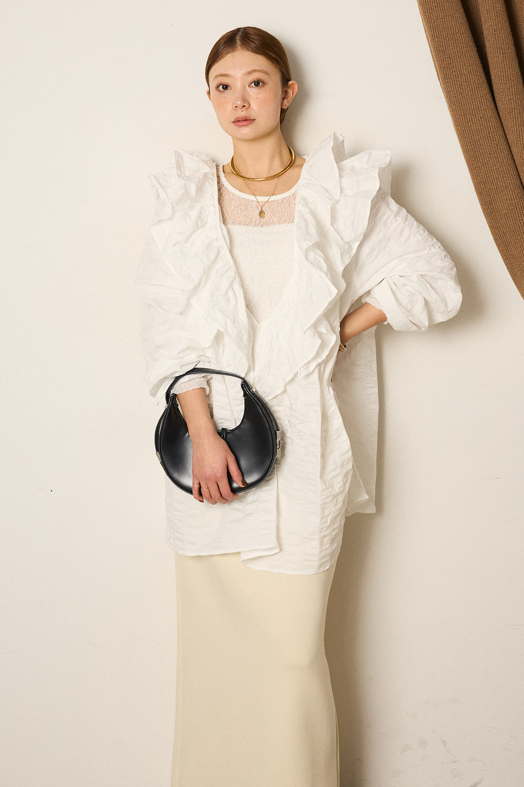 [SET]Vネックフリルカラーブラウス+ストレッチレースクルーネックインナー(2set)