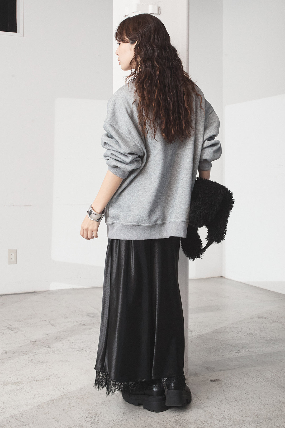 [SET]裏起毛モーニングキャットプリントスウェット+裾レースデザインサテンスカート(2set)