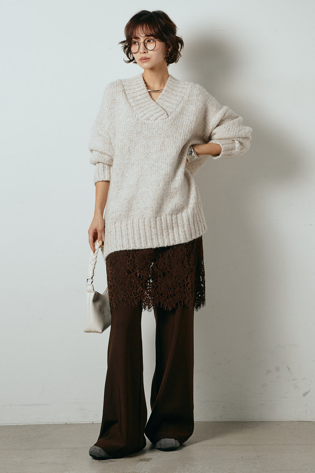 [SET]Vネックラメニットトップス+レース刺繍レイヤードフレアパンツ(2set)