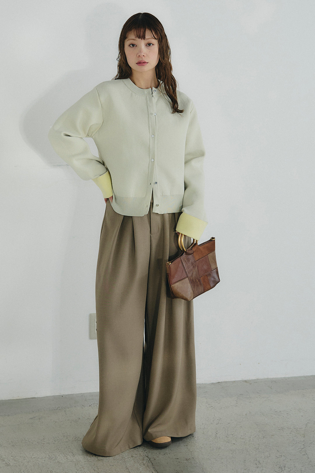 [SET]リバーシブル配色ニットカーディガン+ベルト付きツータックワイドパンツ(2set)