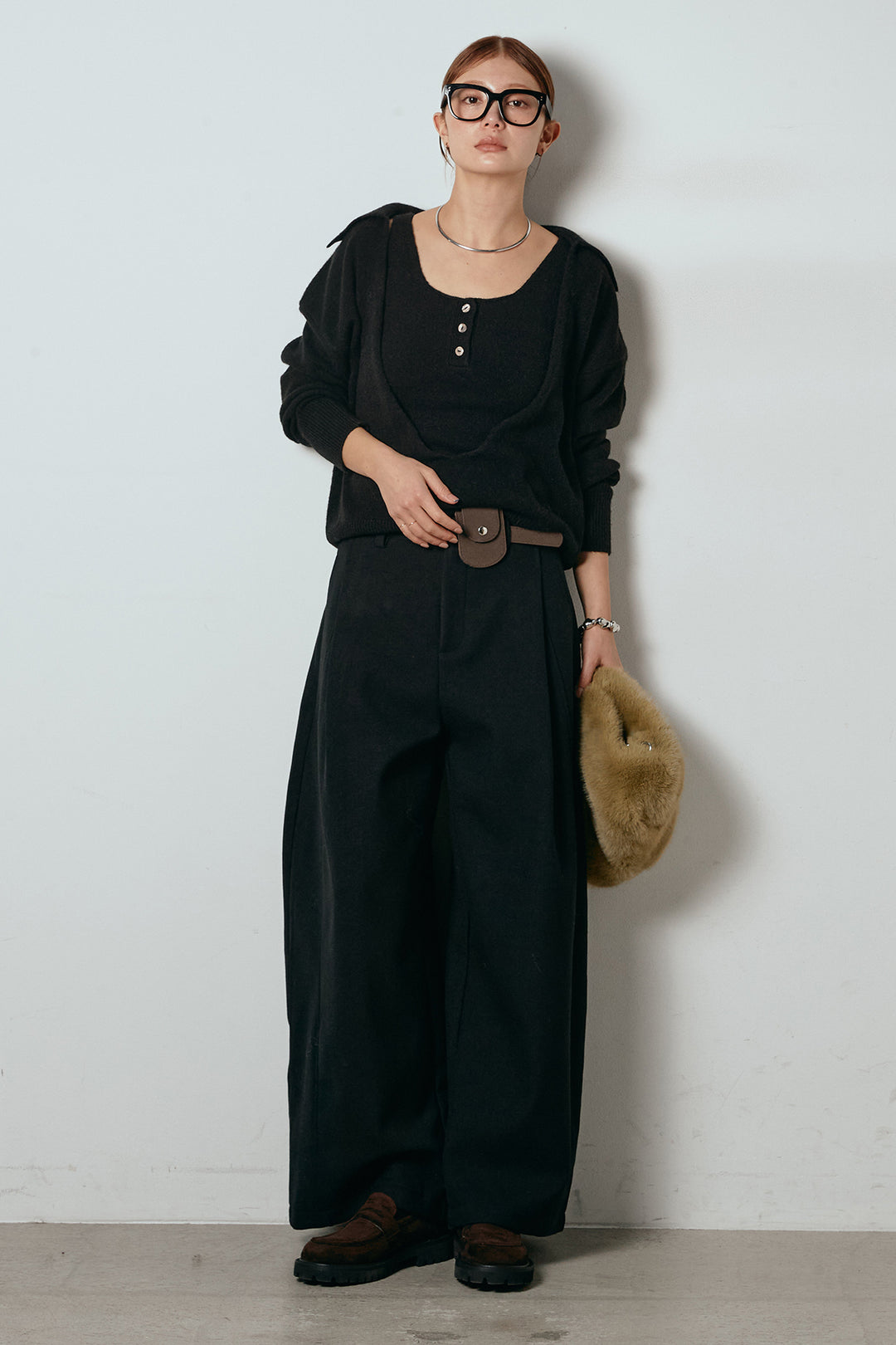 [SET]襟付きレイヤードニットトップス+ポーチベルト付きカーブパンツ(2set)