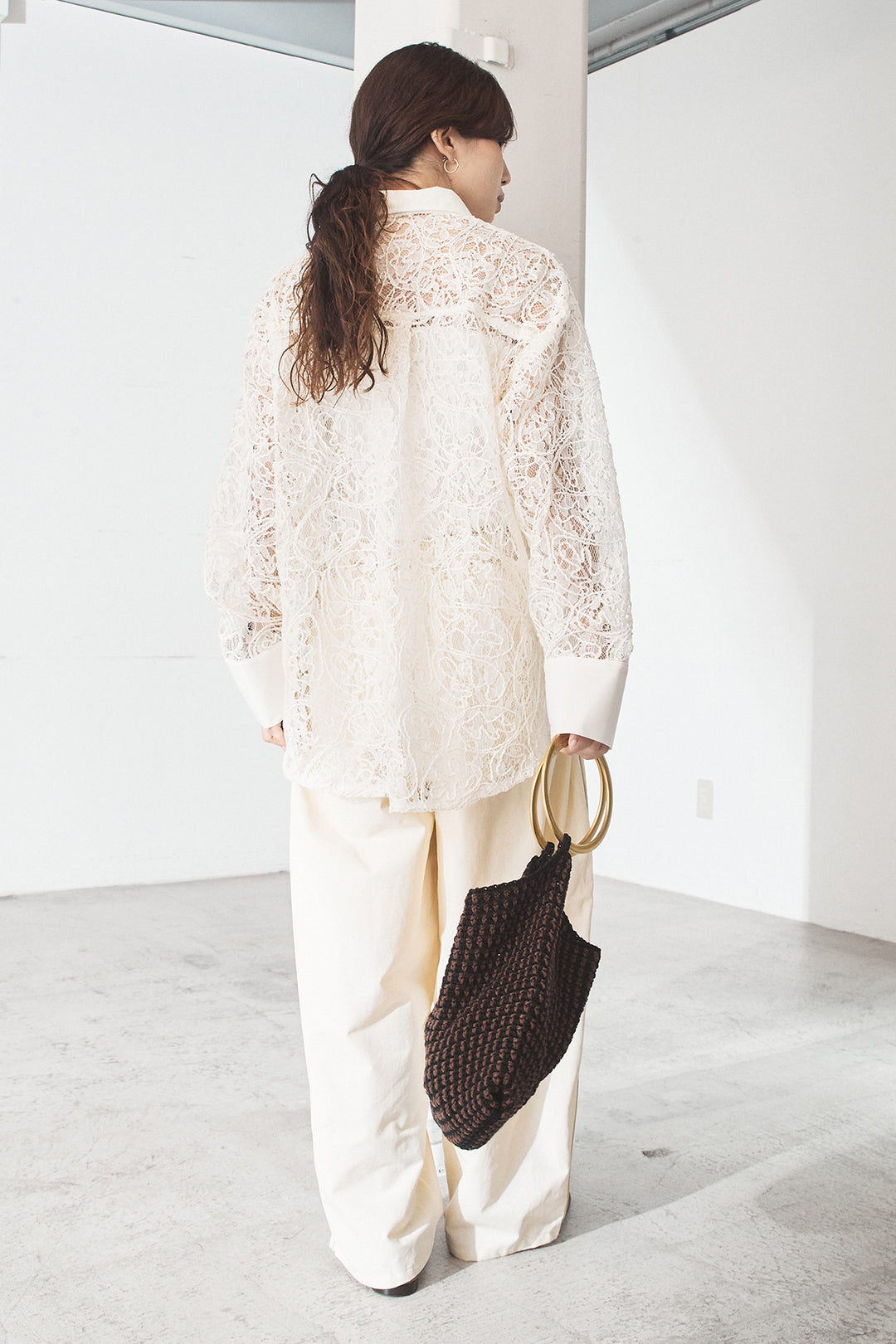 [SET]刺繍レースオーバーサイズシャツ+合繊ツイルパイピングタックカーブパンツ(2set)