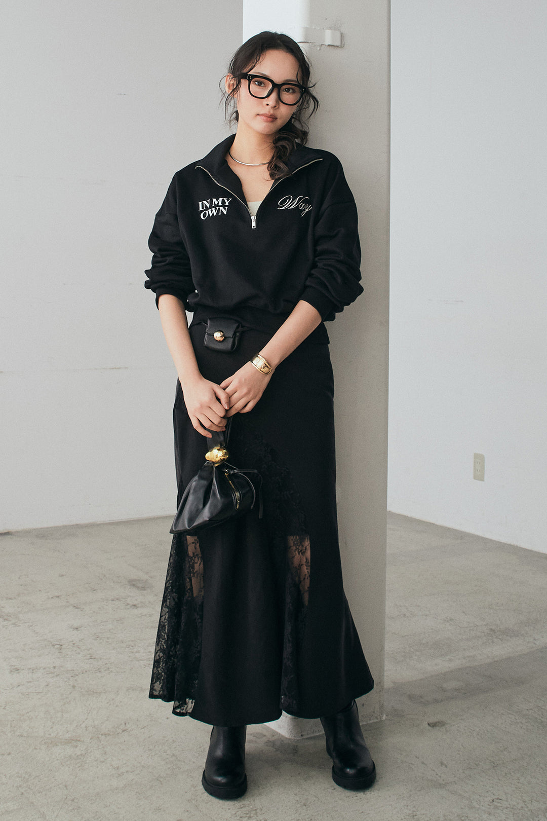 [SET]裏毛ロゴ刺繍ハーフZIPスウェット+刺繍レースデザインサテンスカート(2set)