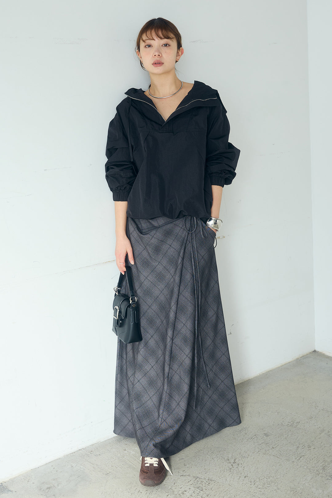 [SET]ナイロンフーディーブルゾンアウター+タータンチェック柄フロントデザインスカート(2set)