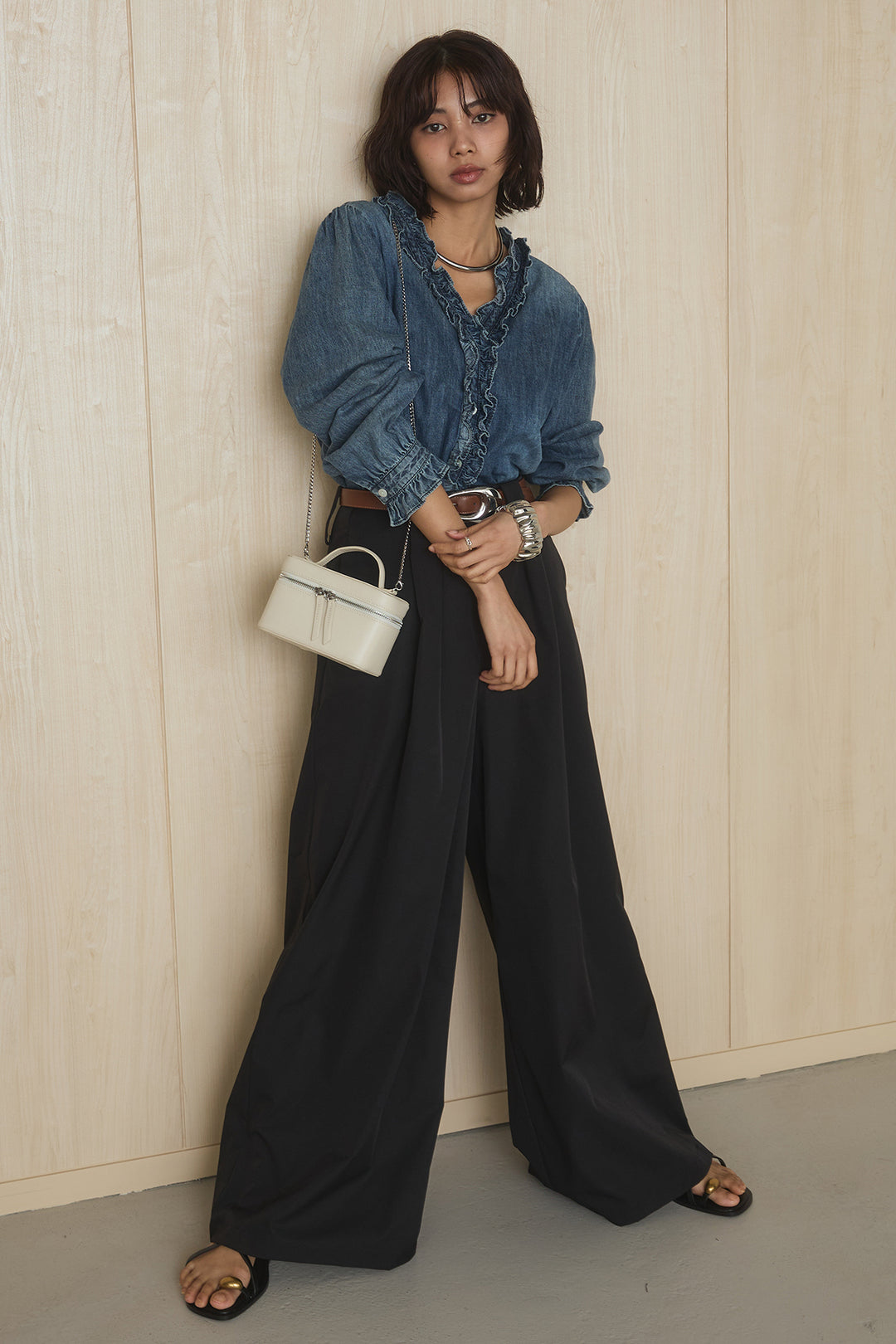 [SET]Vネックデニムフリルトップス+ベルトループデザインハイウエストタックパンツ(2set)