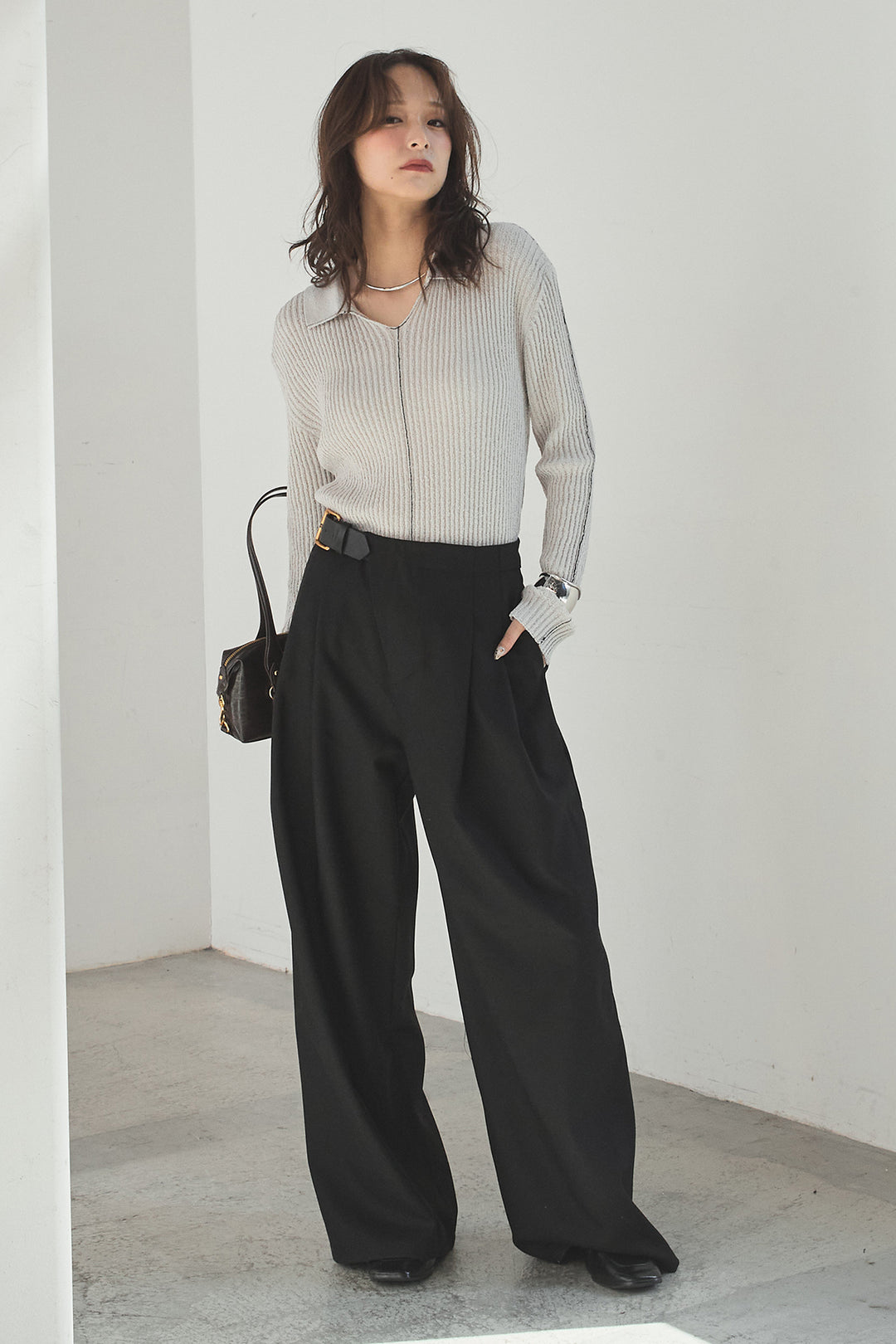 [SET]衿付きニットプルオーバー+サイドベルトタック入りスラックス(2set)