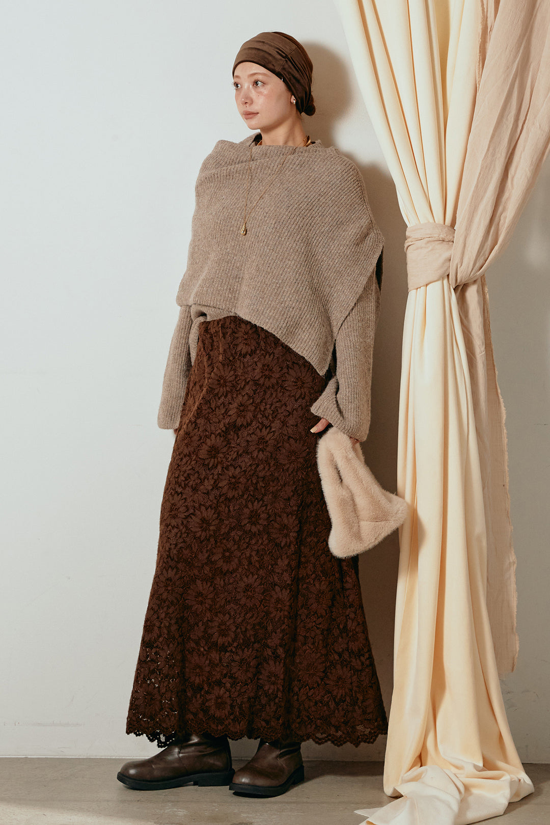 [SET]ケープデザインリブニットトップス+花柄刺繍ベロアフレアスカート(2set)