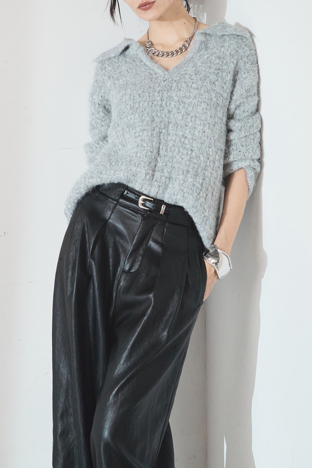 [SET]襟付きVネックニットトップス+ベルト付きレザーライクタックパンツ(2set)