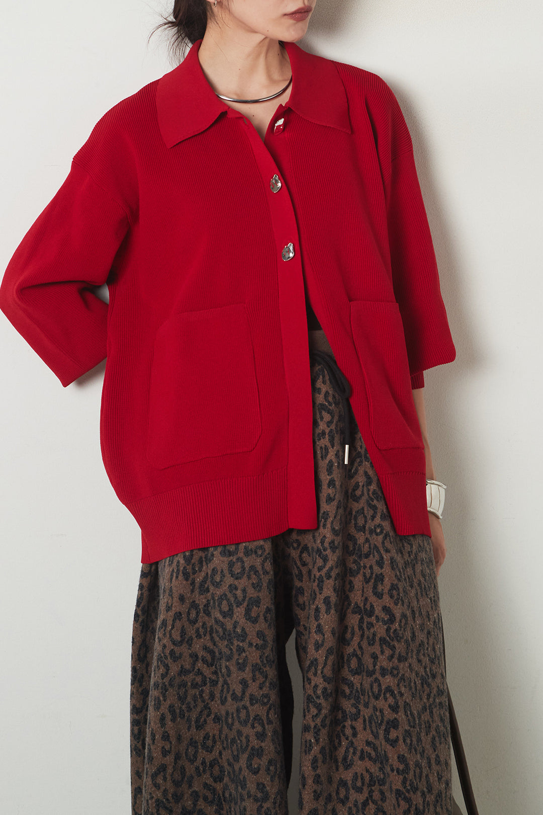 [SET]メタル釦衿付きニットカーディガン+リラックスレオパード柄ワイドパンツ(2set)