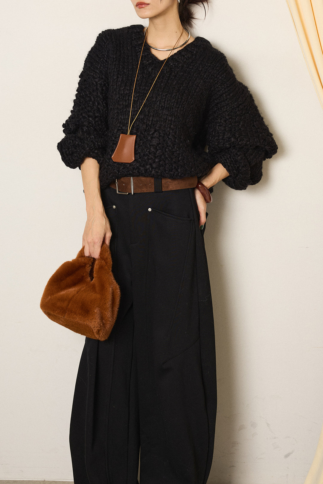 [SET]Vネックハンド編みニットトップス+太ベルト付きスウェットワイドカーブパンツ(2set)