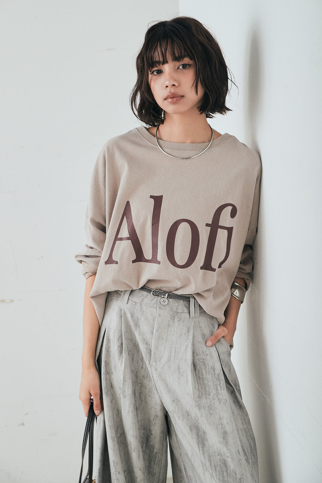 [SET]裾センタードロストロゴプリントワイドTシャツ+紐ベルト付きかすれ柄ワイドスラックス(2set)