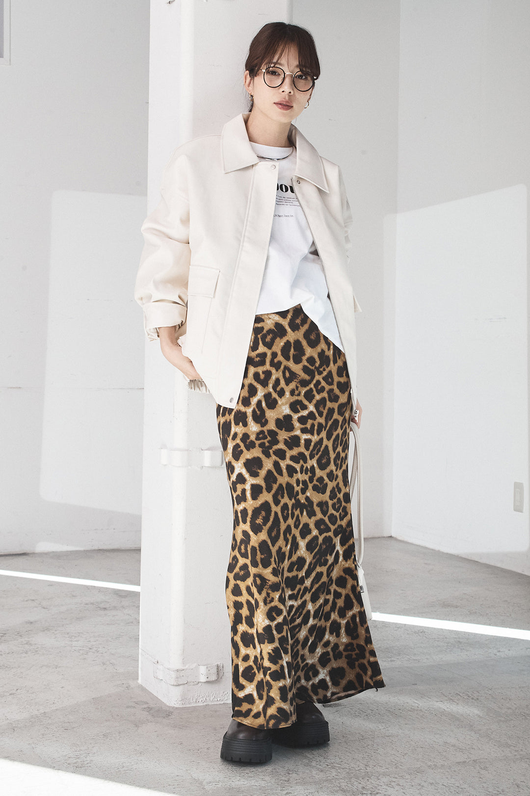 [SET]レザーライクオーバーサイズブルゾン+レオパードサテンナロースカート(2set)