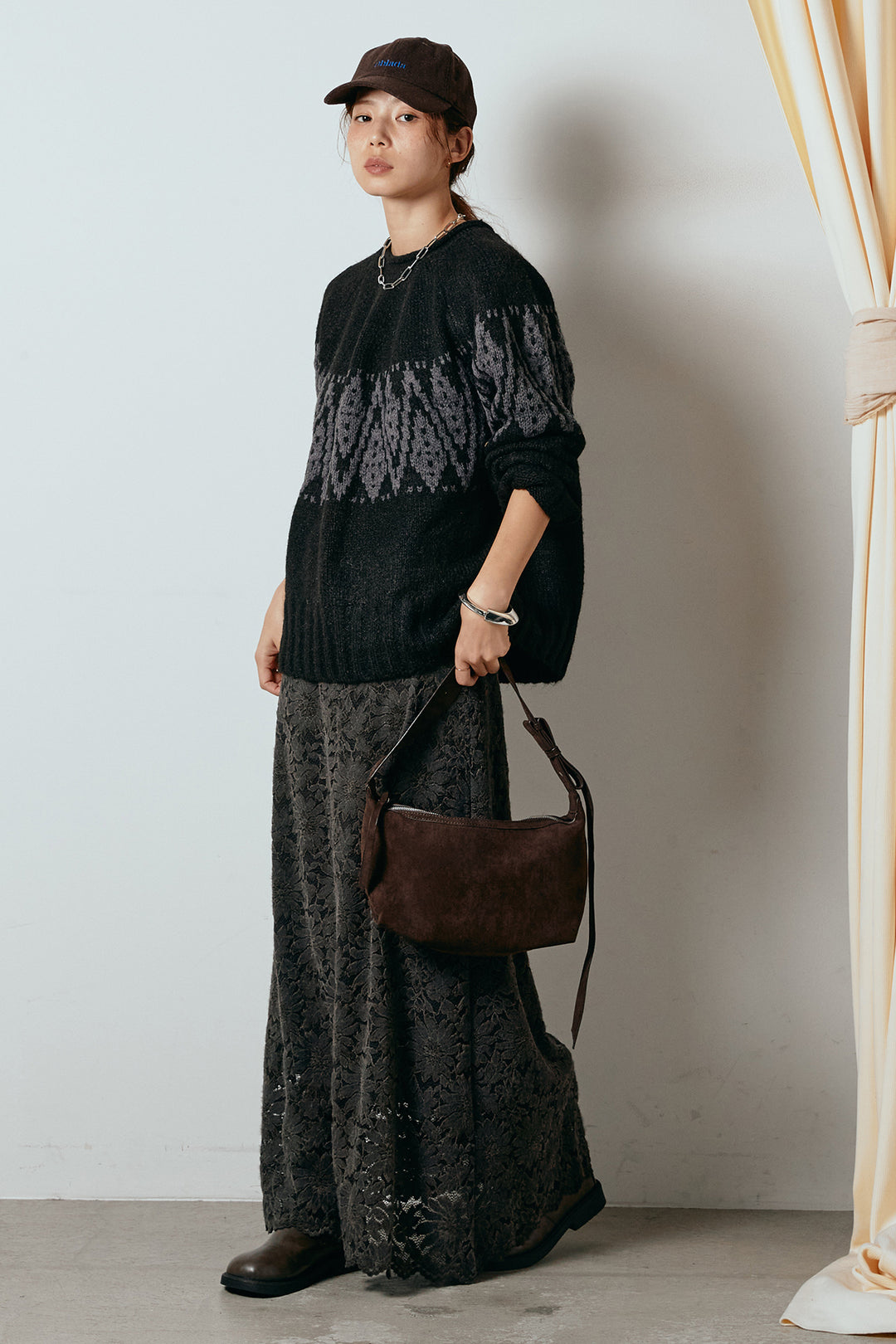 [SET]モノトーン柄ニットトップス+花柄刺繍ベロアフレアスカート(2set)