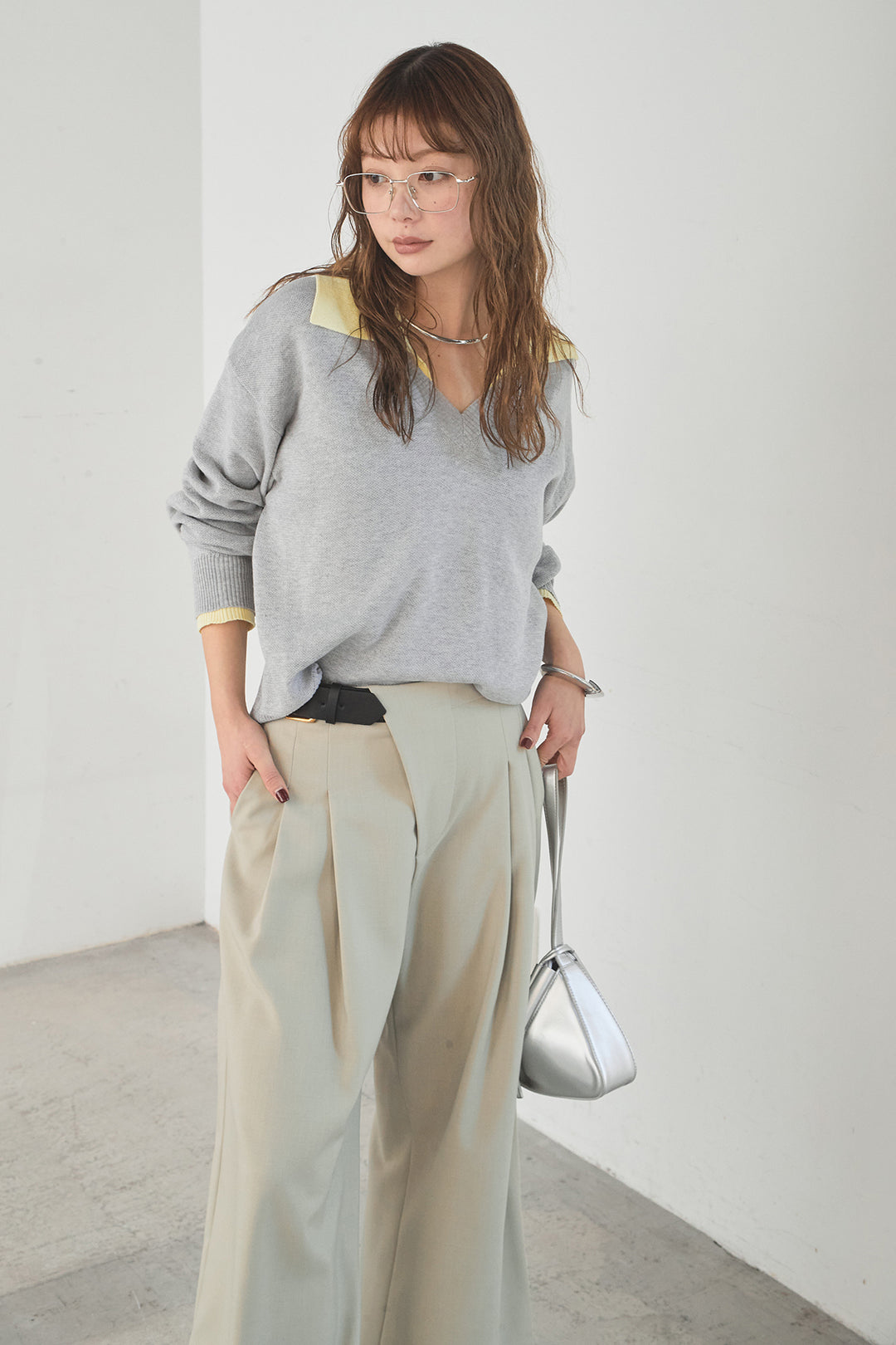 [SET]バイカラーニットレイヤード風プルオーバー+サイドベルトタック入りスラックス(2set)