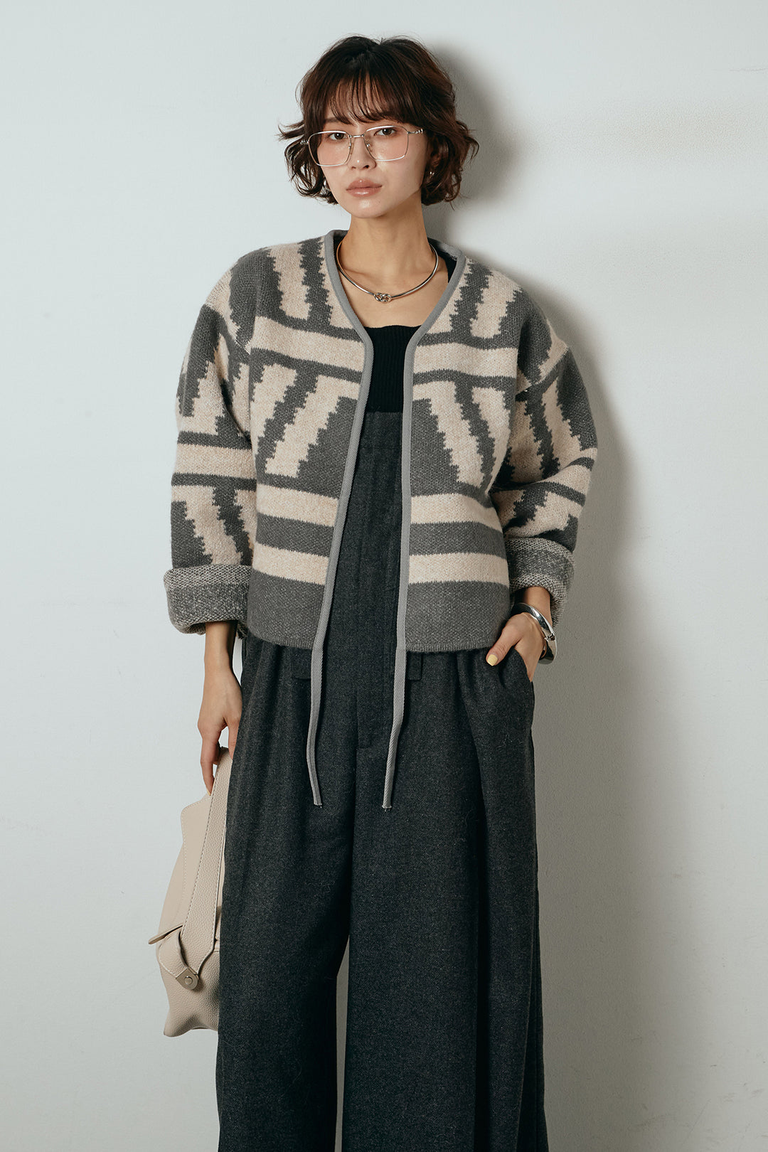 [SET]ノーカラー幾何学模様アウター+ウール混フランネルワイドサロペット(2set)