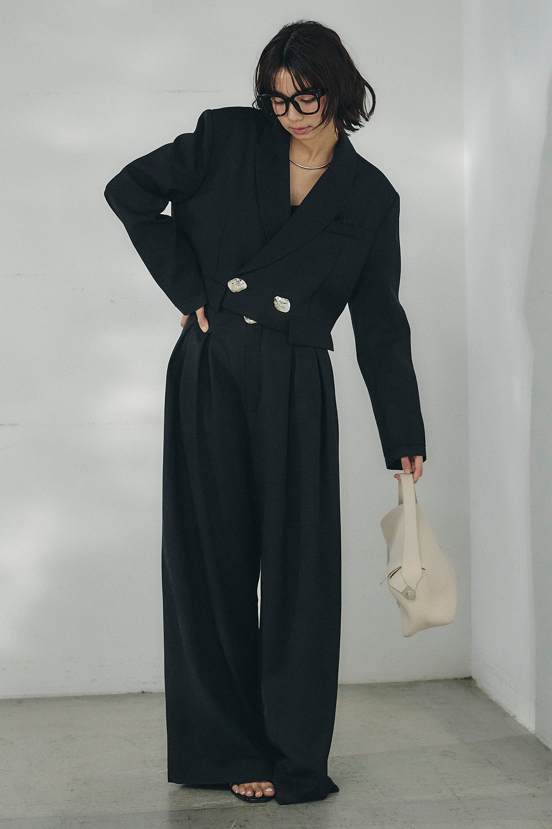 [SET]メタルプレートショート丈ジャケット+メタルプレートタックワイドパンツ(2set)