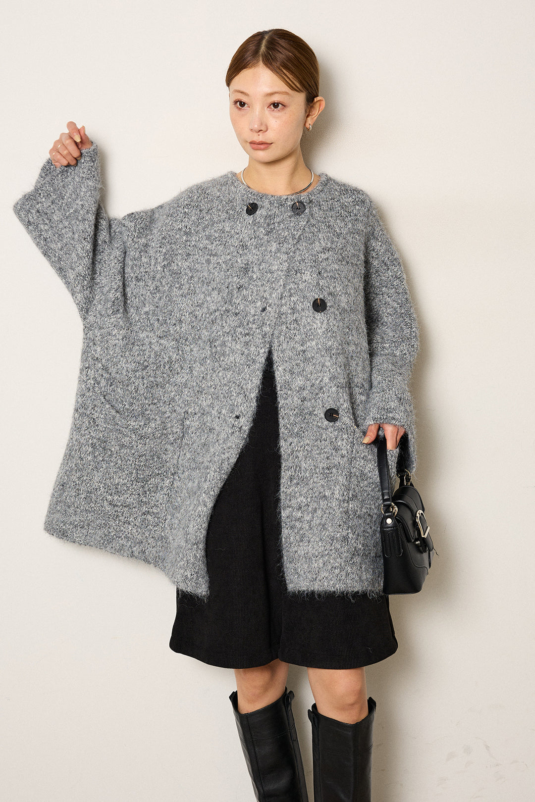 [SET]アシンメトリーボタンニットカーディガン+リラックスコーデュロイハーフパンツ(2set)