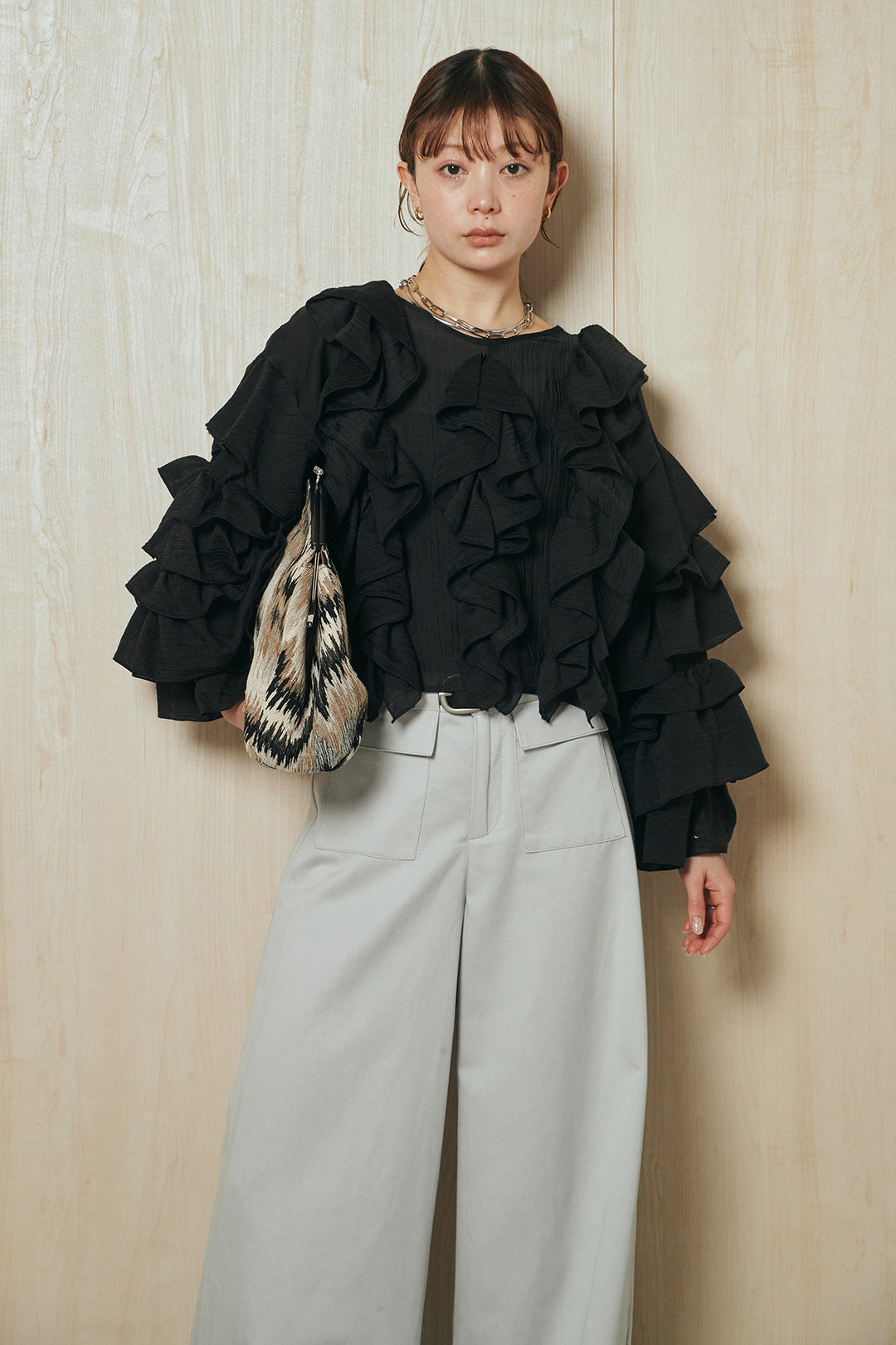 [SET]ラッフルセミシアーブラウス+フロントフラップポケットベルト付きワイドパンツ(2set)