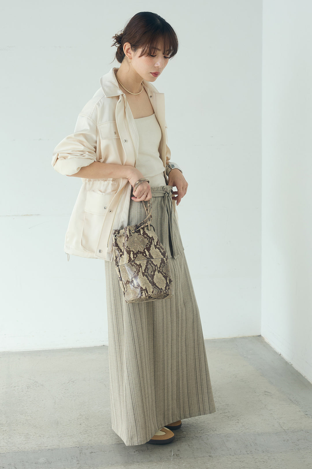 [SET]サテンライトブルゾン+ラップ巻きピンストライプワイドスカート(2set)