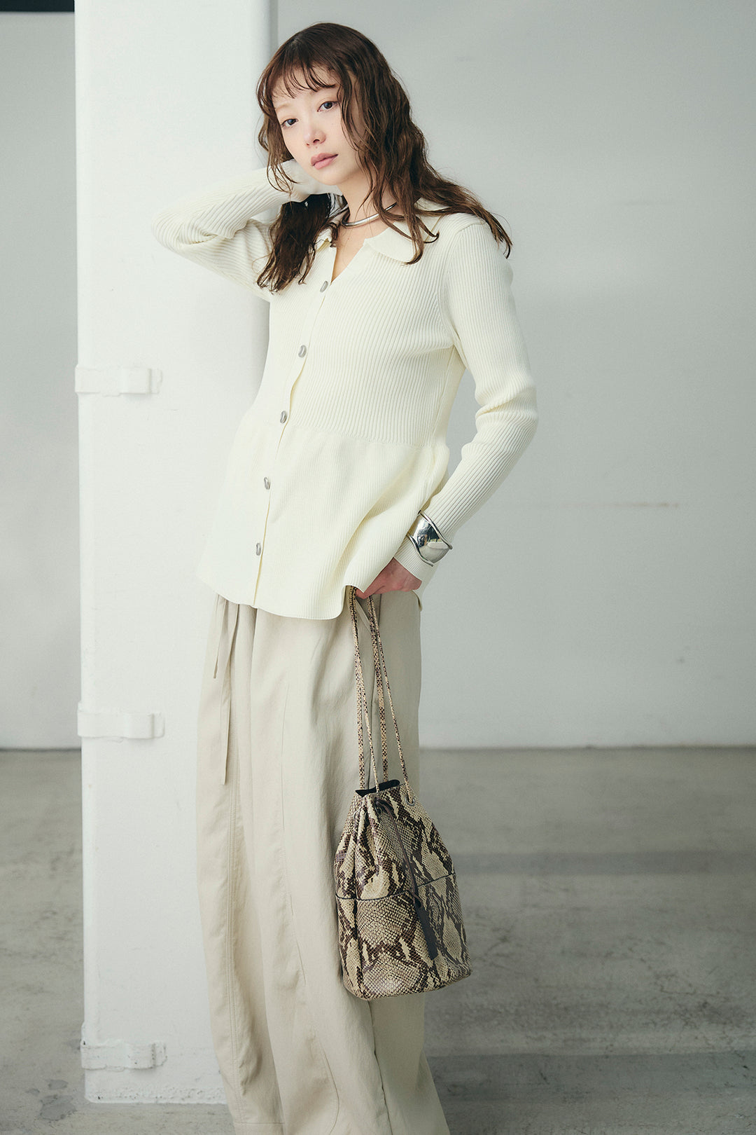 [SET]スキッパーペプラムニット+フェイクレザーカーブワイドパンツ(2set)