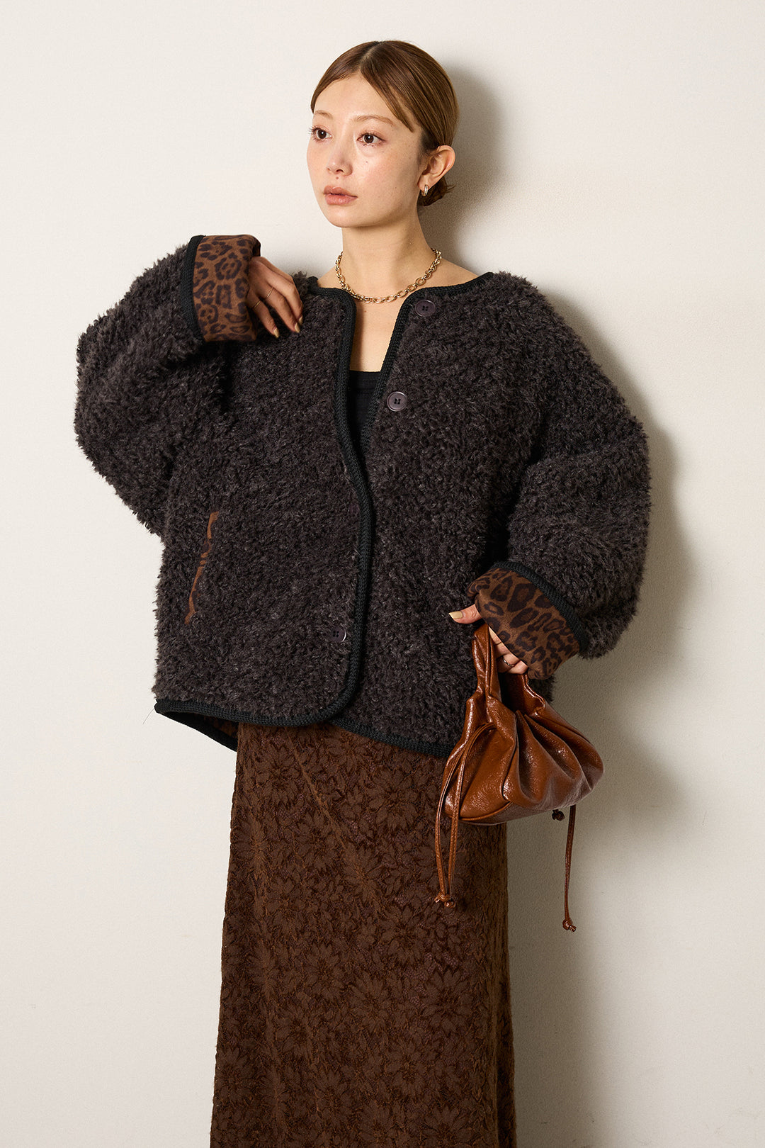 [SET]ノーカラー裏地レオパードボアアウター+花柄刺繍ベロアフレアスカート(2set)