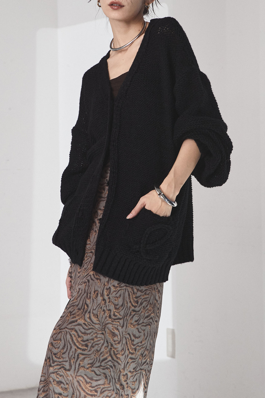 [SET]コード刺繍リラックスニットカーディガン+抽象柄ロングスカート(2set)