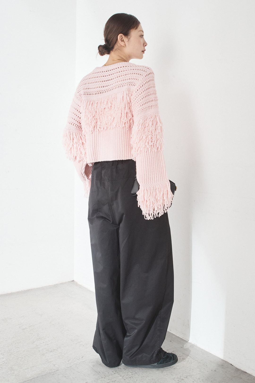 [SET]メッシュフリンジ切り替えプルオーバー+合繊ツイルスタンドウエスト巻きジョガーパンツ(2set)