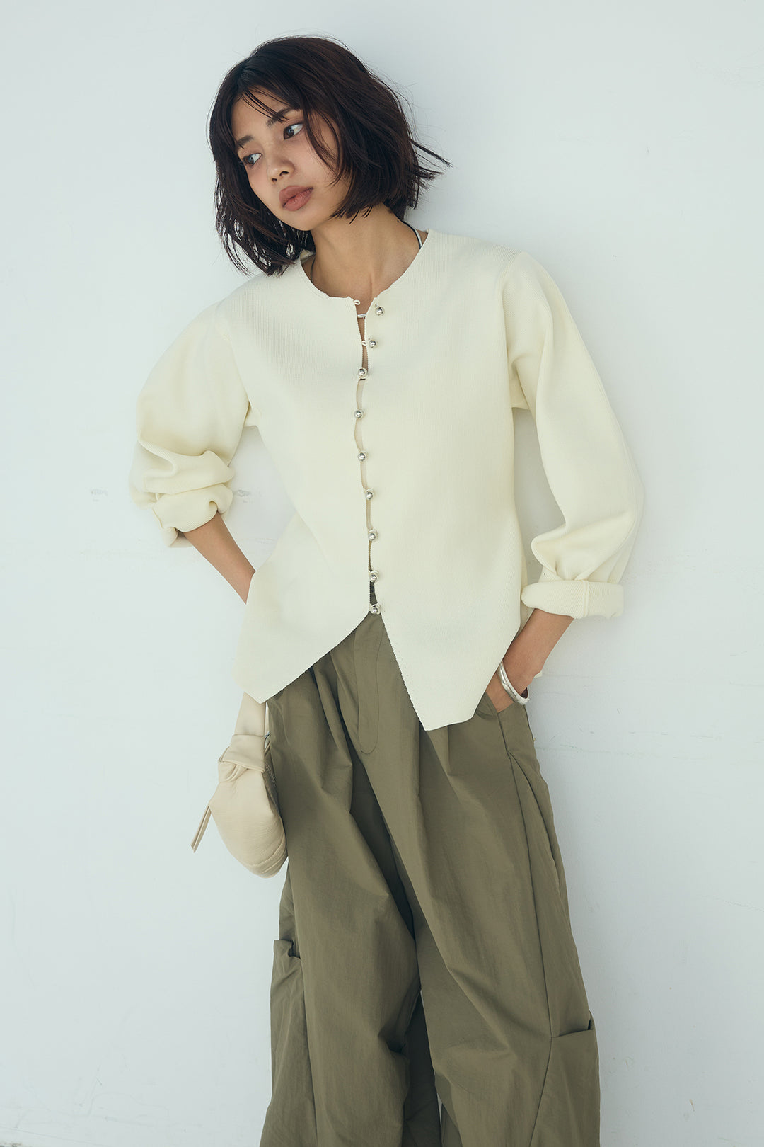 [SET]メタルボタンバナナスリーブカーディガン+ドライタフタタックバレルパンツ(2set)