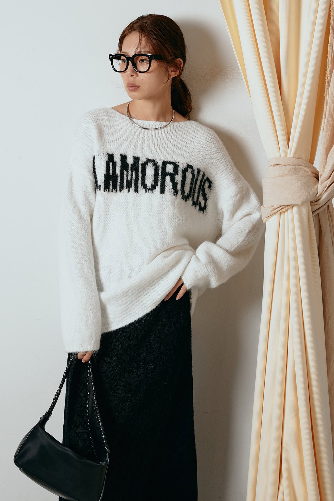 [SET]フロントロゴデザインニットトップス+花柄刺繍ベロアフレアスカート(2set)