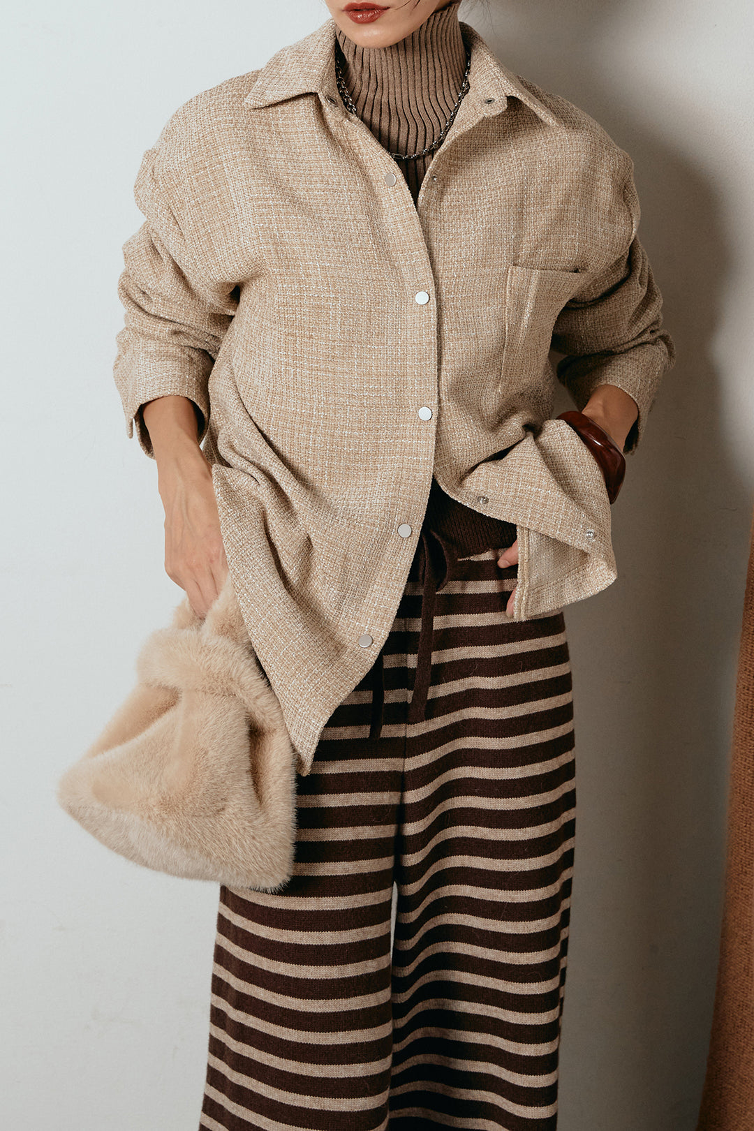 [SET]ルーズクラッシュツイルシャツ+リブニットシームレスタートルプルオーバー+ボーダーリラックスニットパンツ(3set)