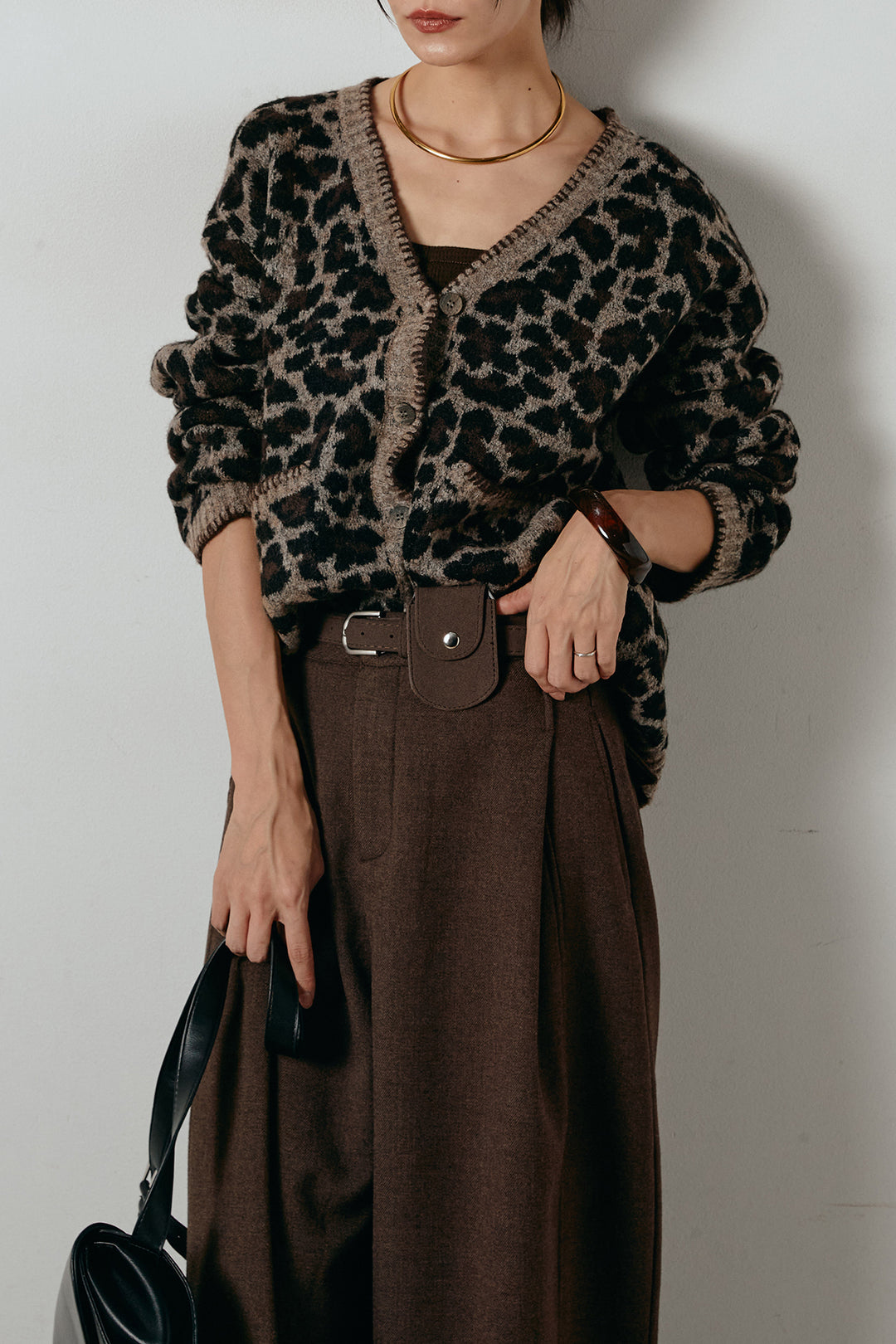 [SET]ステッチデザインレオパードニットカーディガン+ポーチベルト付きカーブパンツ(2set)