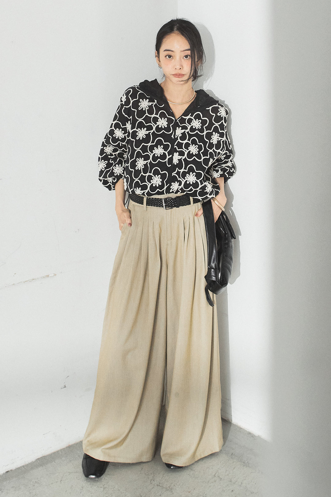 [SET]シアーフラワーフードブルゾン+編みベルト付きウエストタックワイドパンツ(2set)