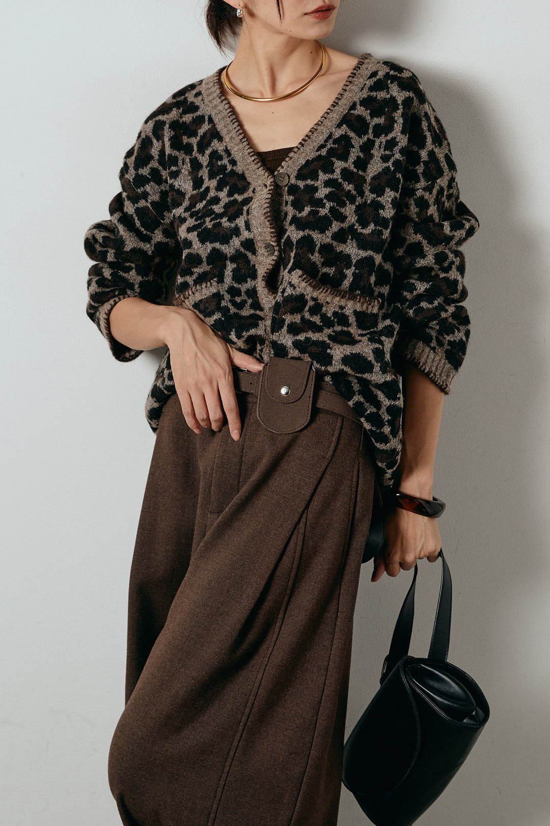 [SET]ステッチデザインレオパードニットカーディガン+ポーチベルト付きカーブパンツ(2set)