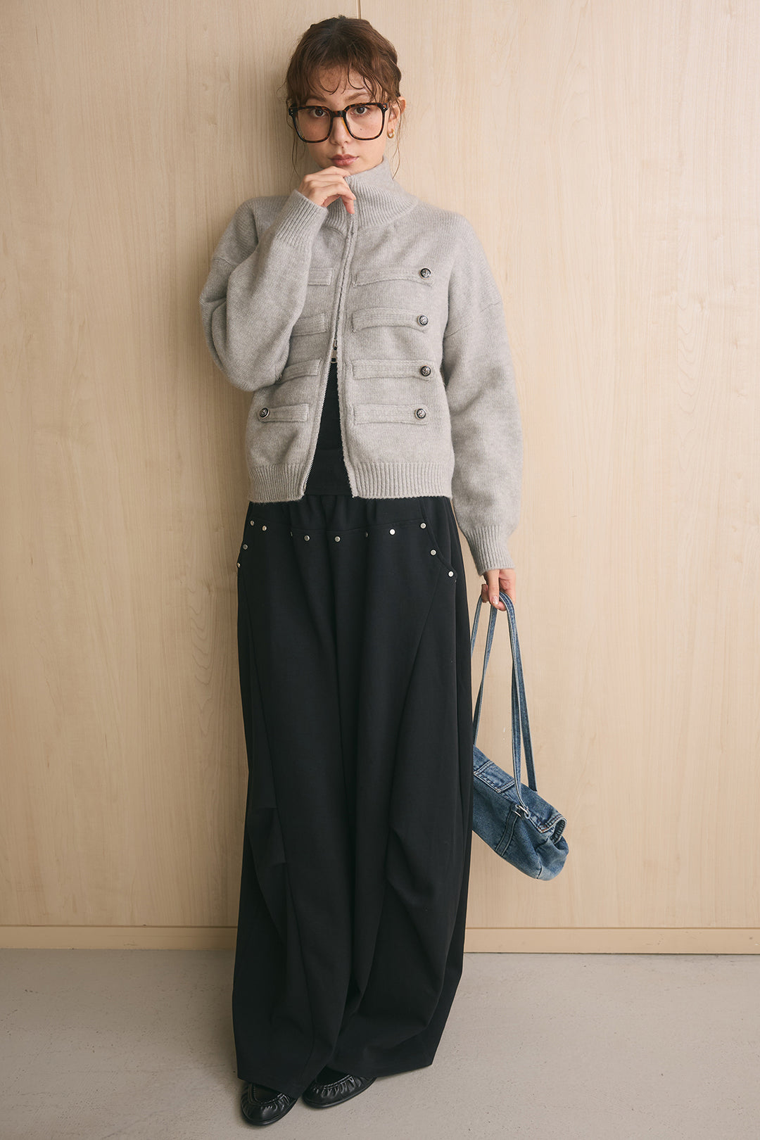 [SET]ナポレオンボタンハイネックニットブルゾン+スタッズ付きニーサイドタックスウェットパンツ(2set)