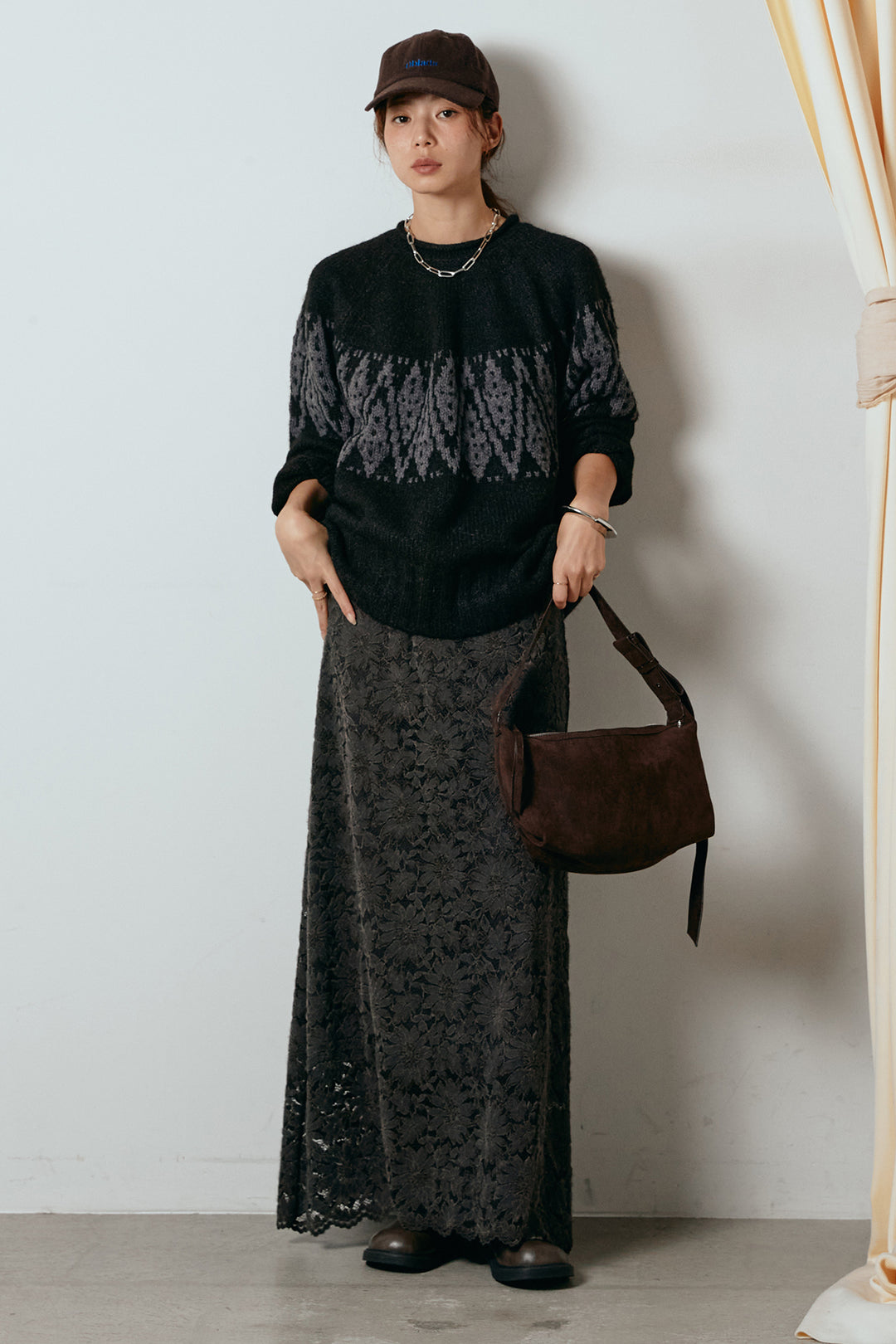 [SET]モノトーン柄ニットトップス+花柄刺繍ベロアフレアスカート(2set)